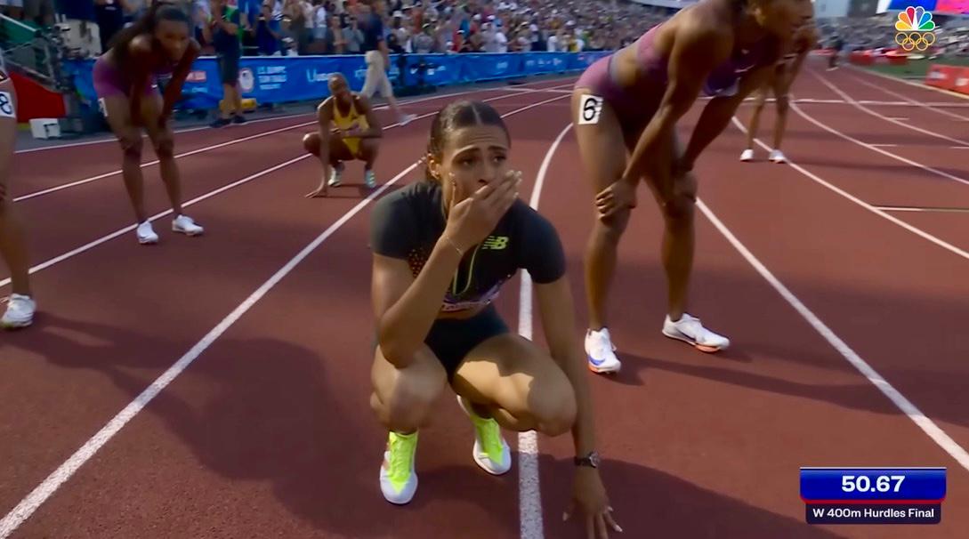 corredora-americana-exalta-a-deus-apos-bater-novo-recorde-mundial:-“dedico-tudo-a-ele”