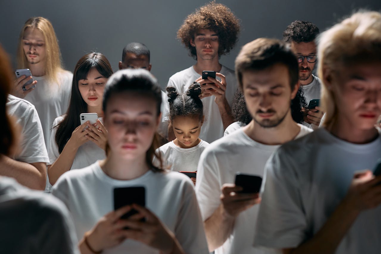 pastor-alerta-sobre-excesso-de-tempo-online-da-geracao-z:-‘nao-falam-mais-com-as-pessoas’