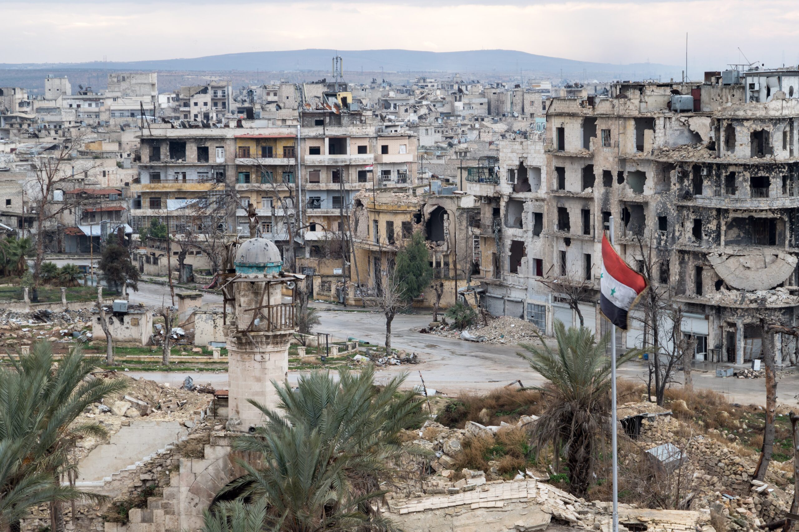cristaos-tentam-fugir-de-alepo-apos-cidade-ser-tomada-por-terroristas-islamicos
