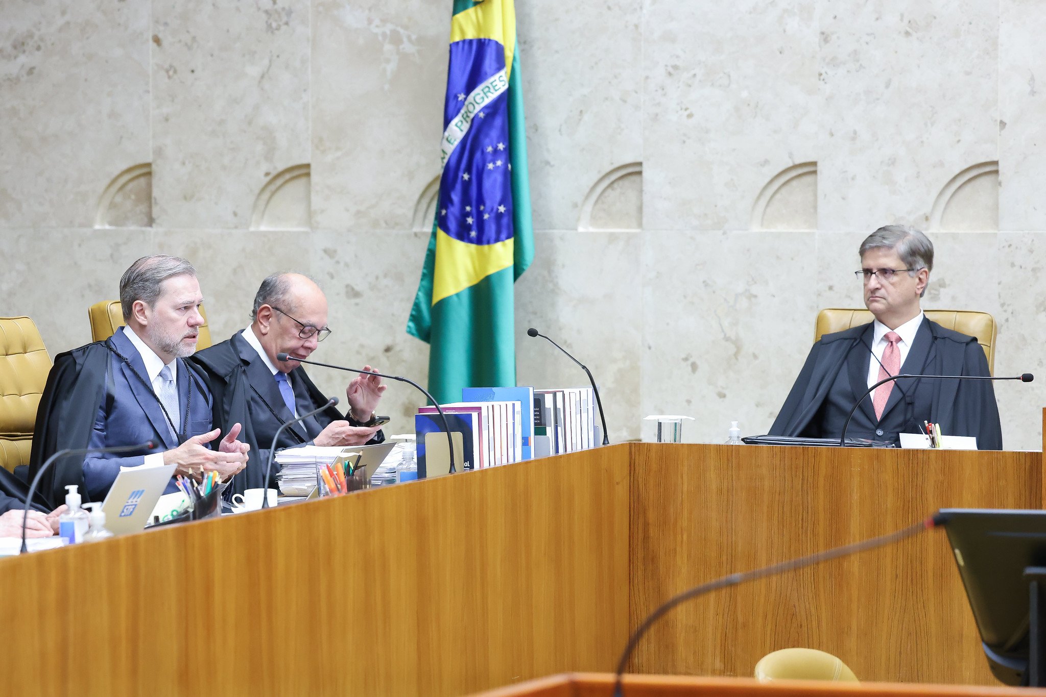 stf-decide-que-lei-que-proibe-linguagem-neutra-em-escolas-e-inconstitucional