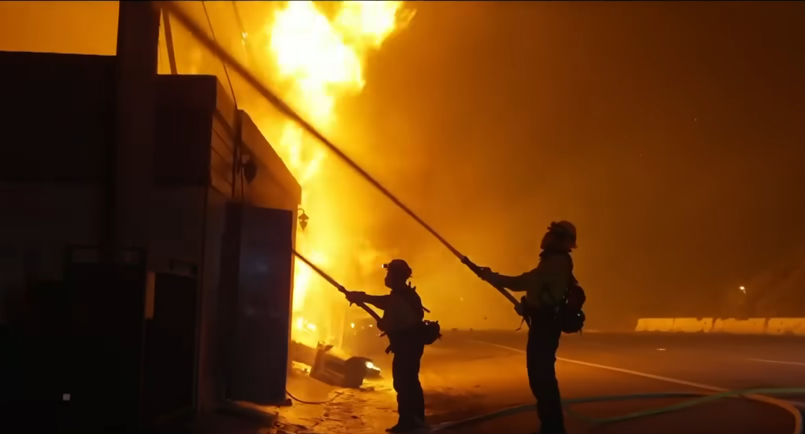 atores-cristaos-pedem-oracoes-em-meio-a-incendios-na-california:-“deus,-traga-chuva”
