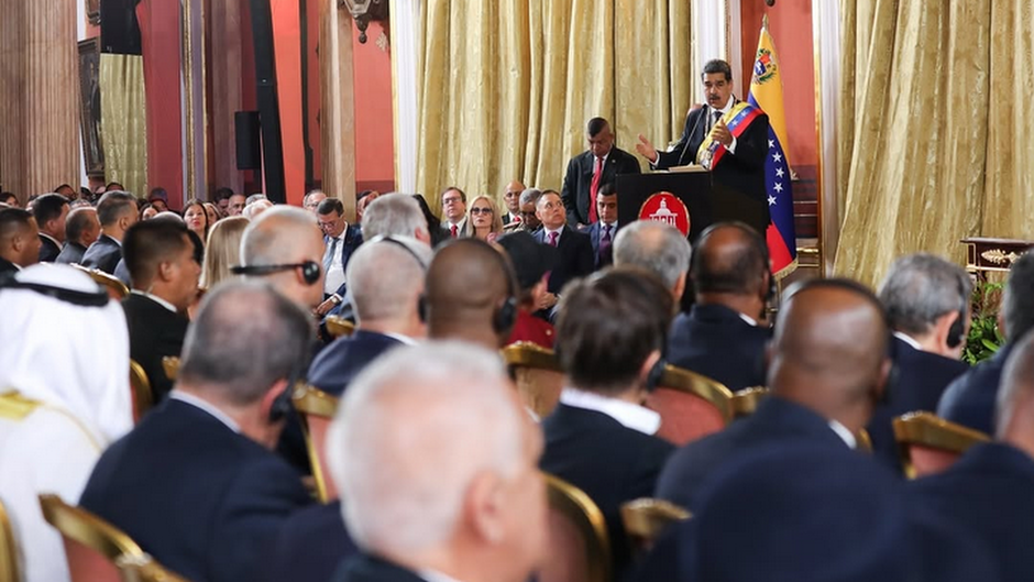 nicolas-maduro-jura-a-entidades-ocultistas-em-sua-posse-na-venezuela