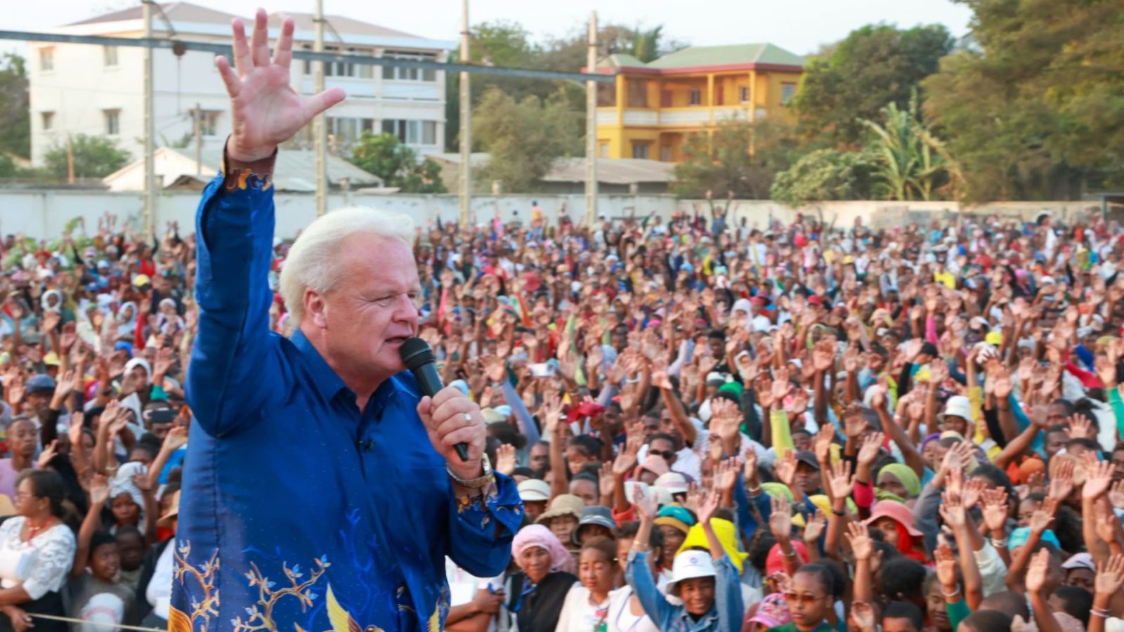 muculmanos-protestam-contra-evangelistas-por-realizarem-evento-cristao-na-indonesia