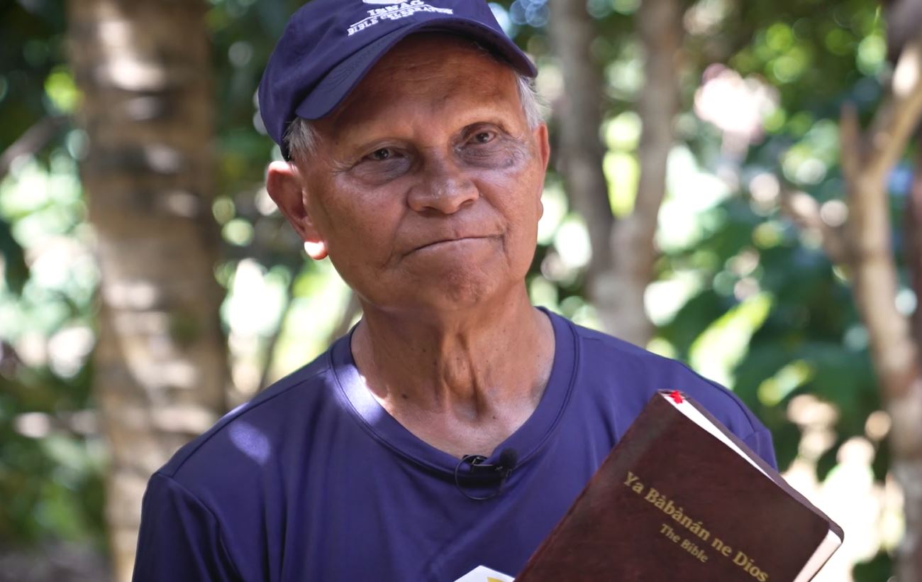 missionario-filipino-finaliza-traducao-da-biblia-em-idioma-nativo-apos-66-anos