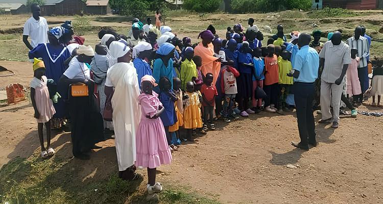 mais-de-80-pessoas-sao-batizadas-no-rio-nilo-apos-evangelismo
