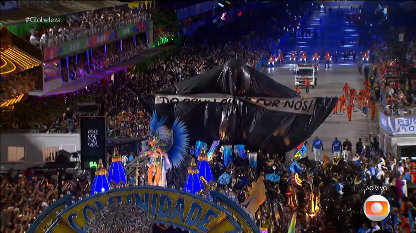 escola-de-samba-apresenta-jesus-como-mendigo-em-desfile-no-carnaval-do-rj