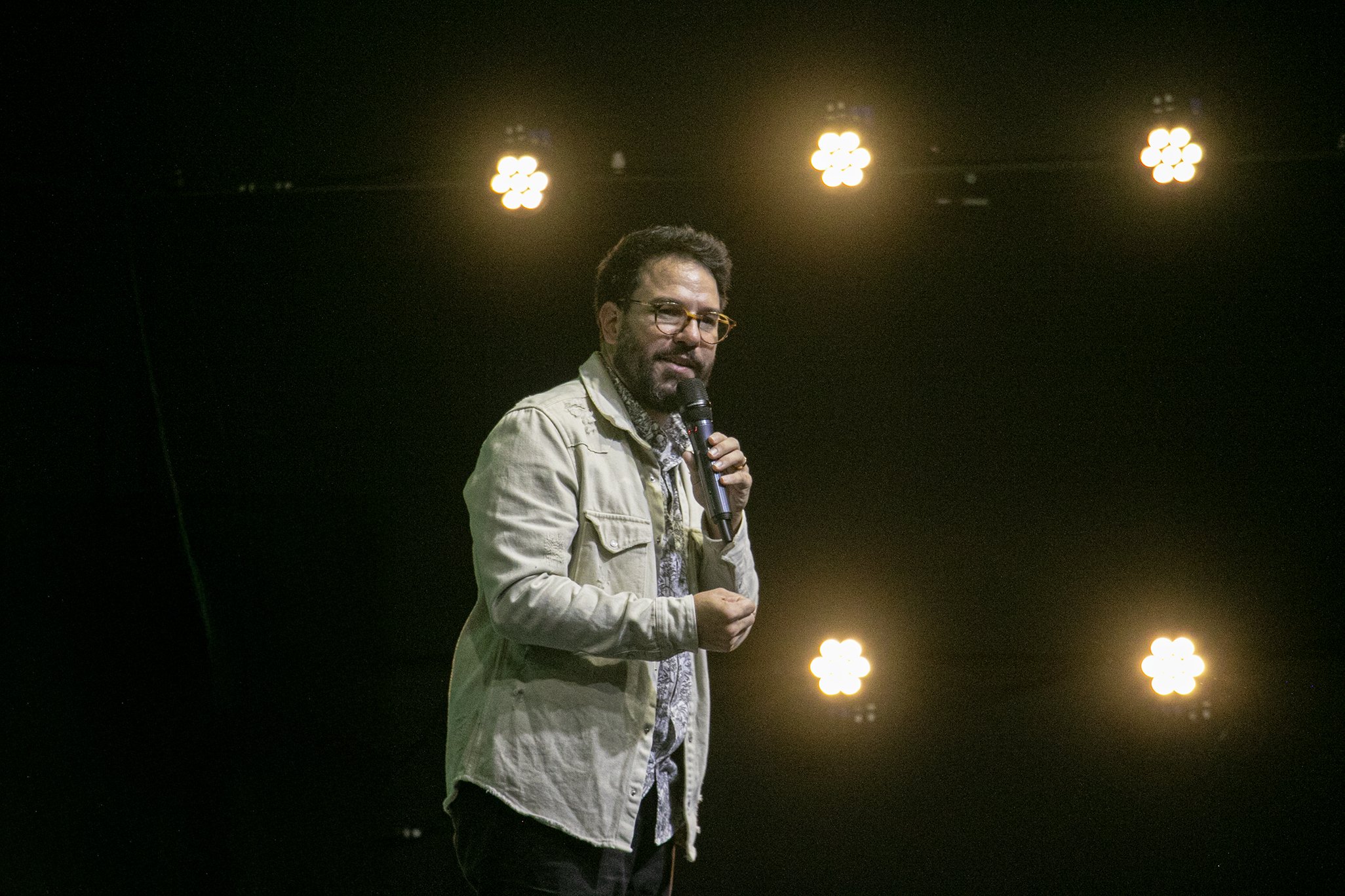 “a-igreja-nao-pode-ser-sufocada-por-modinhas”,-alerta-pastor