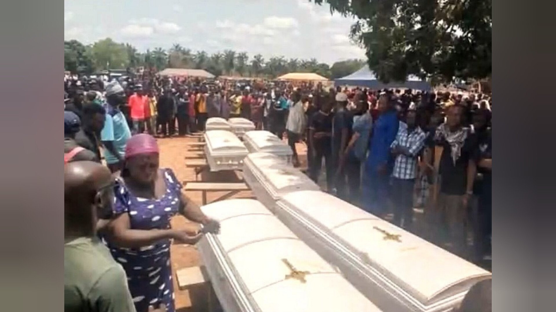 apos-morte-de-85-cristaos-em-ataques,-presidente-da-nigeria-e-cobrado-por-resposta-militar