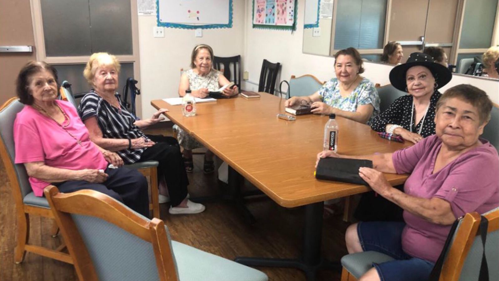 missionaria-de-85-anos-ministra-estudo-biblico-para-idosas:-‘deus-e-a-minha-forca’