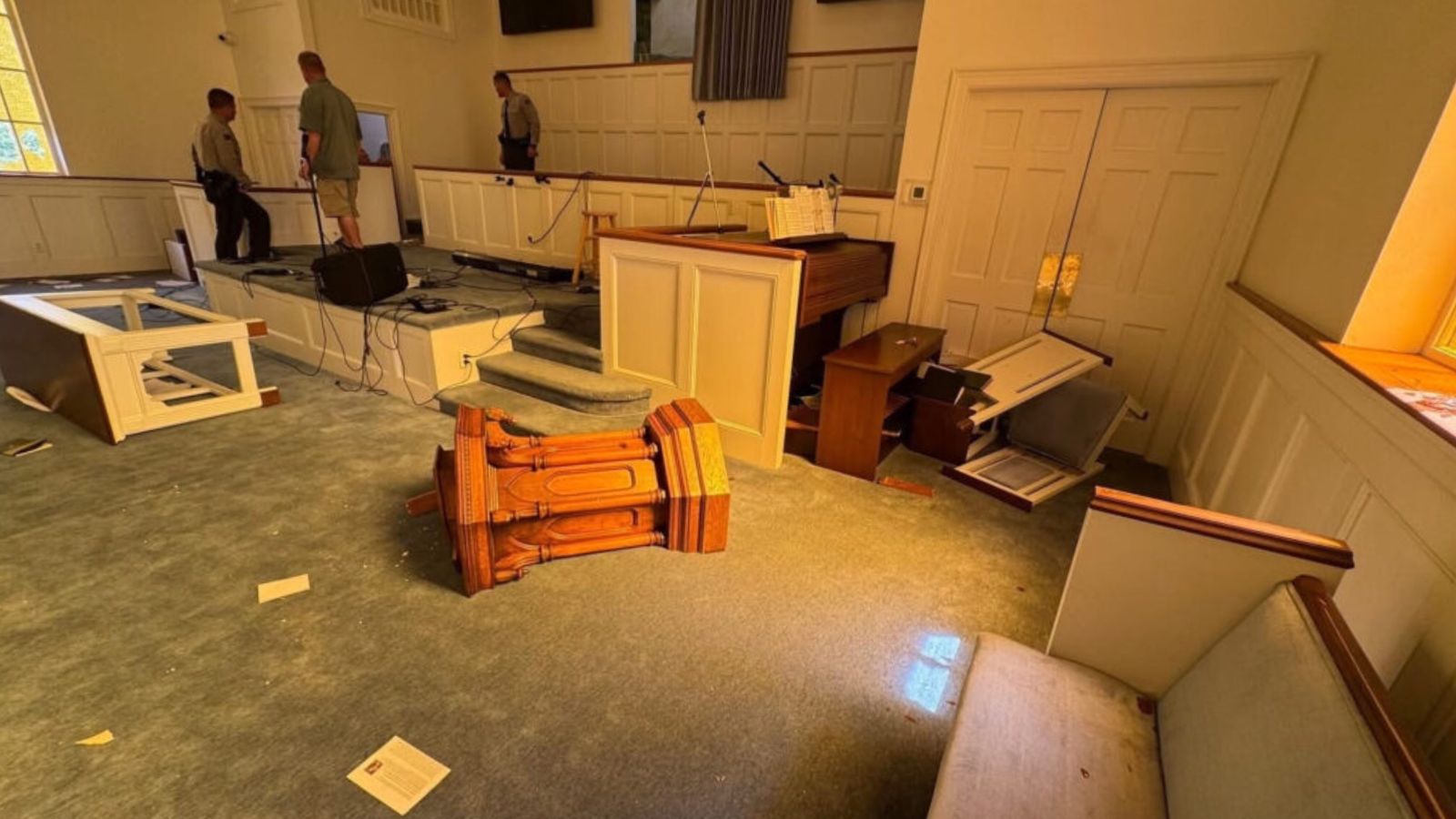 apos-igreja-ser-vandalizada,-cristaos-oram-por-criminoso-nos-eua:-‘que-conheca-a-cristo’