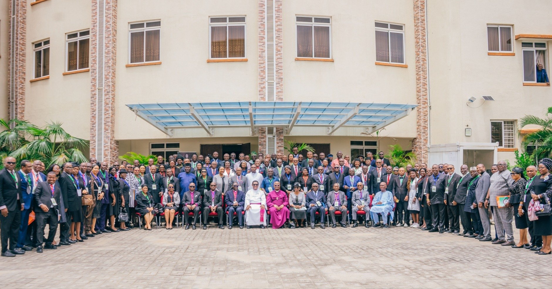 igreja-anglicana-da-nigeria-rompe-com-igreja-do-pais-de-gales-por-permitir-lider-lgbt