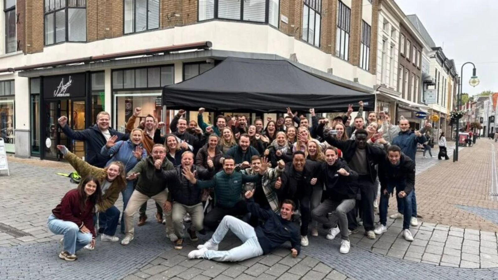 26-pessoas-aceitam-jesus-e-outras-sao-batizadas-durante-evangelismo-de-rua-na-holanda