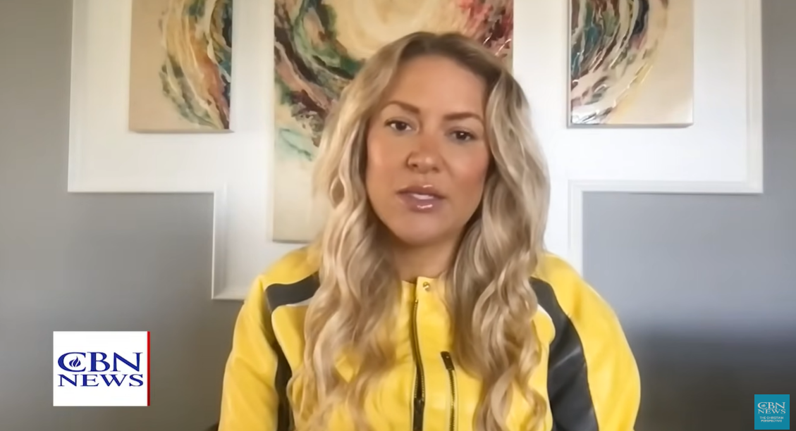 ex-pussycat-dolls-denuncia-antissemitismo-nos-eua:-“nosso-messias-e-judeu”