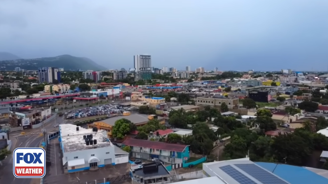 furacao-considerado-‘tempestade-do-seculo’-ameaca-jamaica-e-cristaos-pedem-oracoes