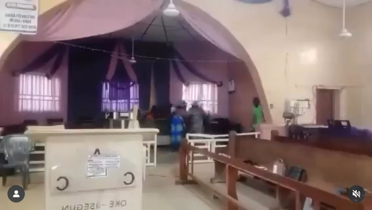 terroristas-atacam-cristaos-durante-culto-na-nigeria;-acao-foi-transmitida-ao-vivo