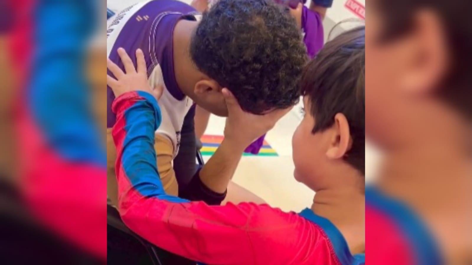 menino-de-8-anos-ora-por-doente-em-hospital:-“pai,-coloque-sua-mao-nele-e-cura”