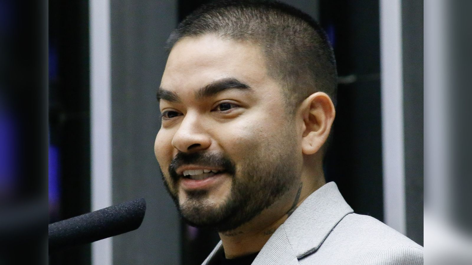 yudi-diz-que-se-afastou-do-mundo-gospel:-‘sempre-tive-aplausos-e-isso-estava-se-repetindo’