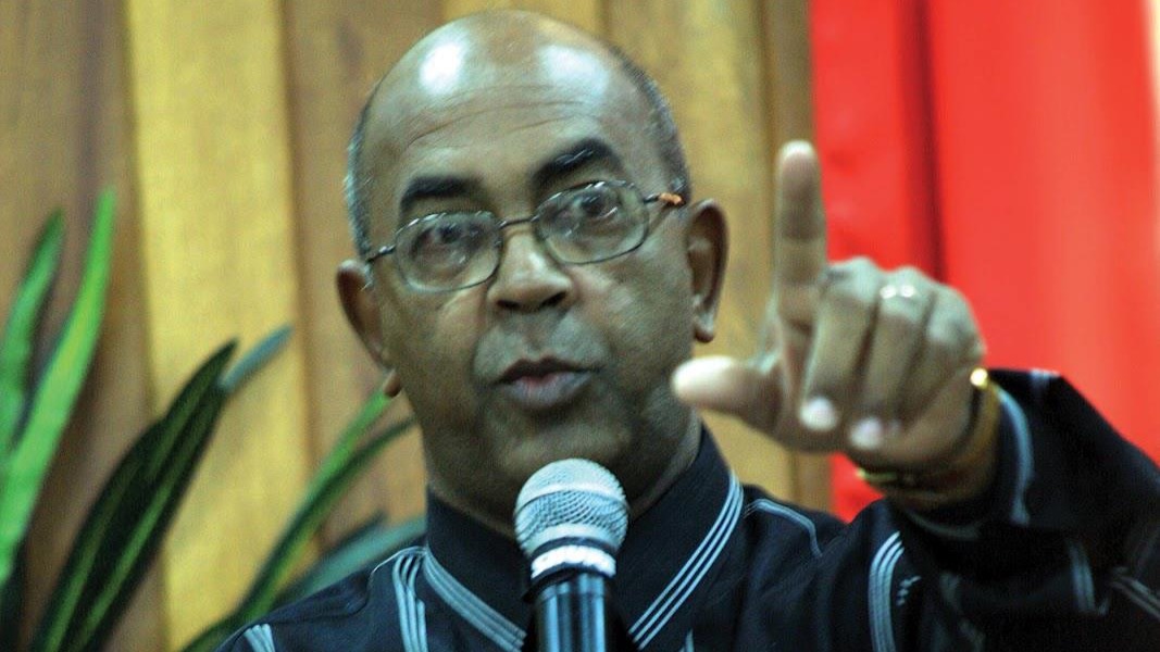 ex-mestre-sala-que-se-converteu-alerta:-“os-portais-do-inferno-se-abrem-no-carnaval”