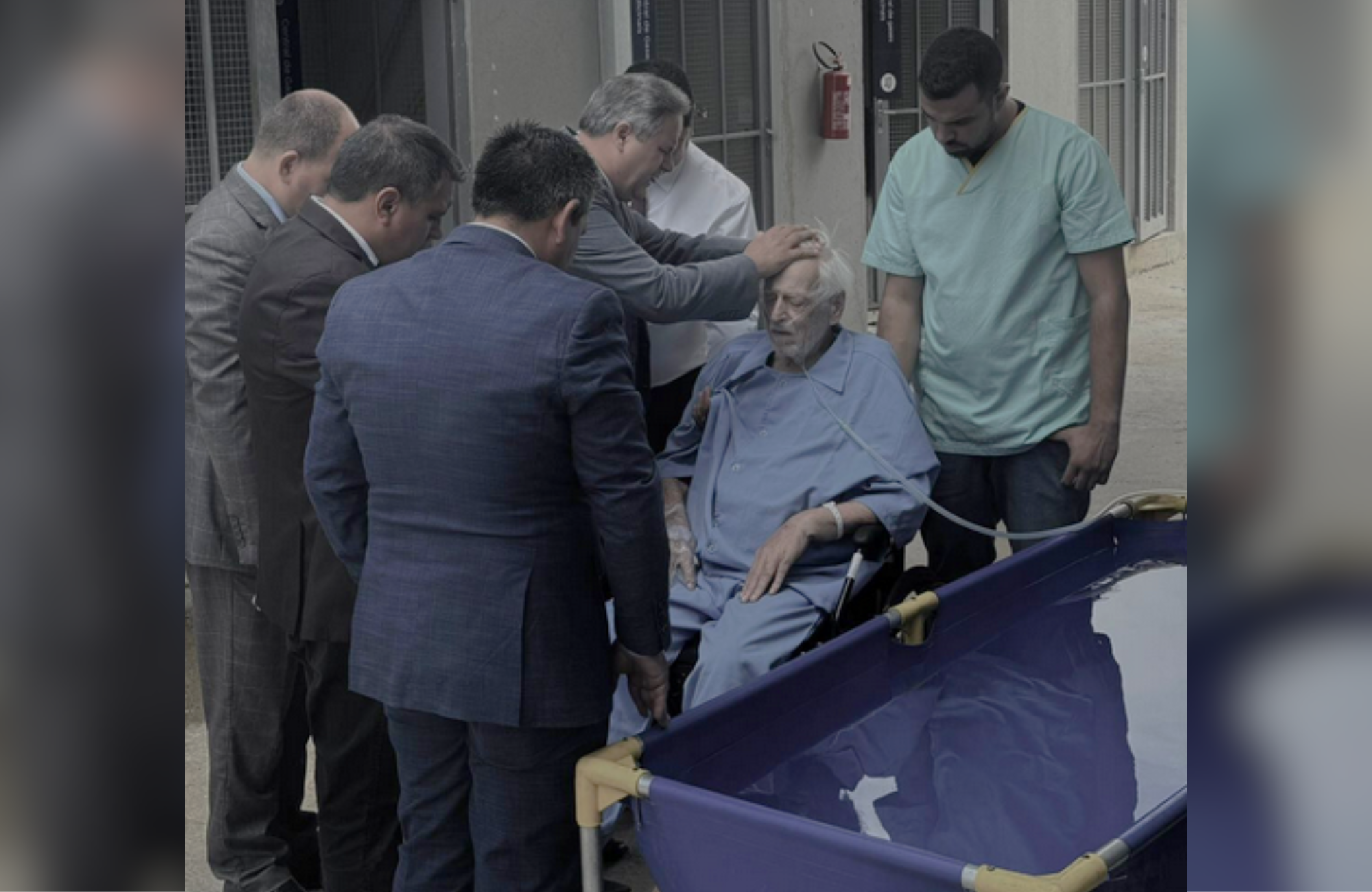 idoso-sob-cuidados-paliativos-e-batizado-dentro-de-hospital-no-parana